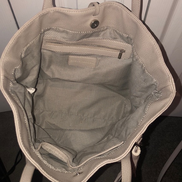 STEVE MADDEN TOTE - Picture 3 of 3